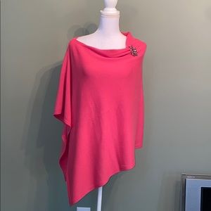 laundry by Shelli Segal Knit poncho with pin